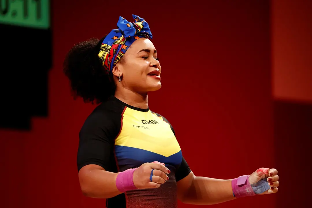 Fotograf&iacute;a de archivo, tomada en agosto de 2021, en la que se registr&oacute; a la pesista ecuatoriana Neisi Patricia Dajomes Barrera, durante los Juegos Ol&iacute;mpicos 2020, en Tokio (Jap&oacute;n). Dajomes ser&aacute; la abanderada de su pa&iacute;s en los Ol&iacute;mpicos de Par&iacute;s 2024. EFE/Jos&eacute; M&eacute;ndez