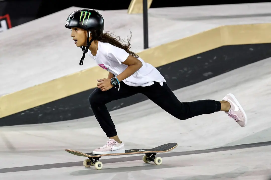 La skater brasile&ntilde;a Rayssa Leal, durante un Campeonato Mundial de Skate en la modalidad "Street", en el Parque Anhembi, de Sao Paulo (Brasil). EFE/Sebasti&atilde;o Moreira