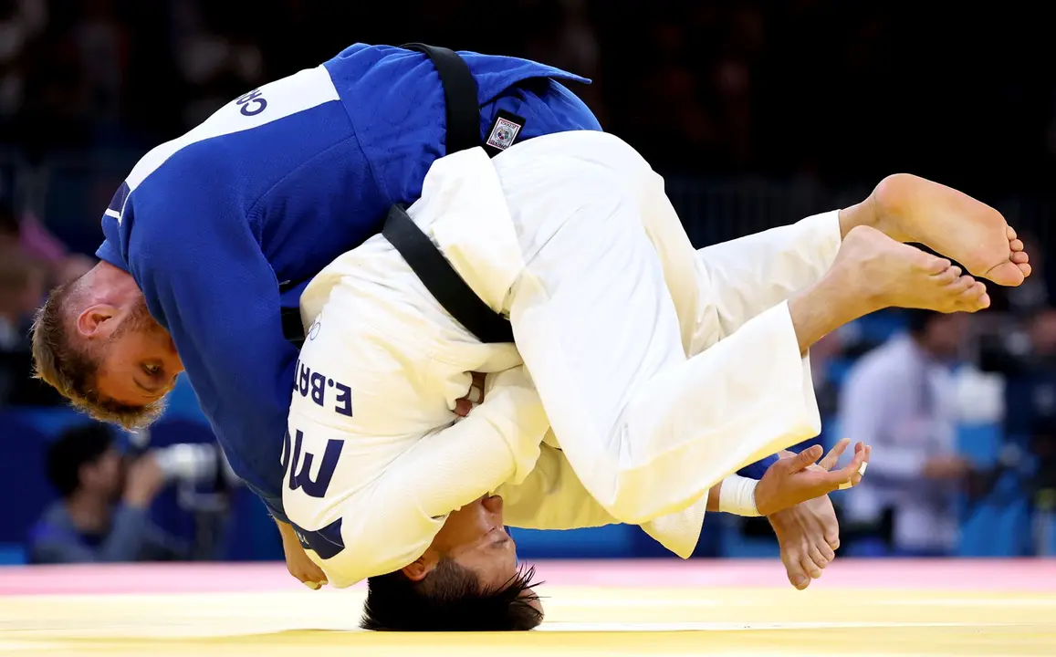El judoca espa&ntilde;ol Salvador Cases perdi&oacute; este lunes en los octavos de final de los Juegos Ol&iacute;mpicos de Par&iacute;s en los -73 kilos ante el mongol Erdenebayar Batzaya. EFE/EPA/DANIEL IRUNGU