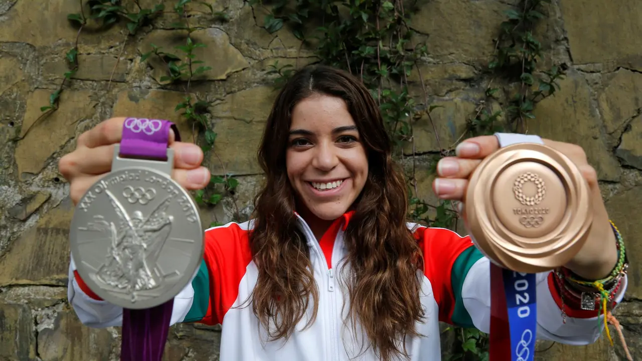 La clavadista mexicana Alejandra Orozco Loza, medalla de bronce en los Juegos Ol&iacute;mpicos de Tokyo 2020, posa para una fotograf&iacute;a. Imagen de archivo. EFE/Francisco Guasco