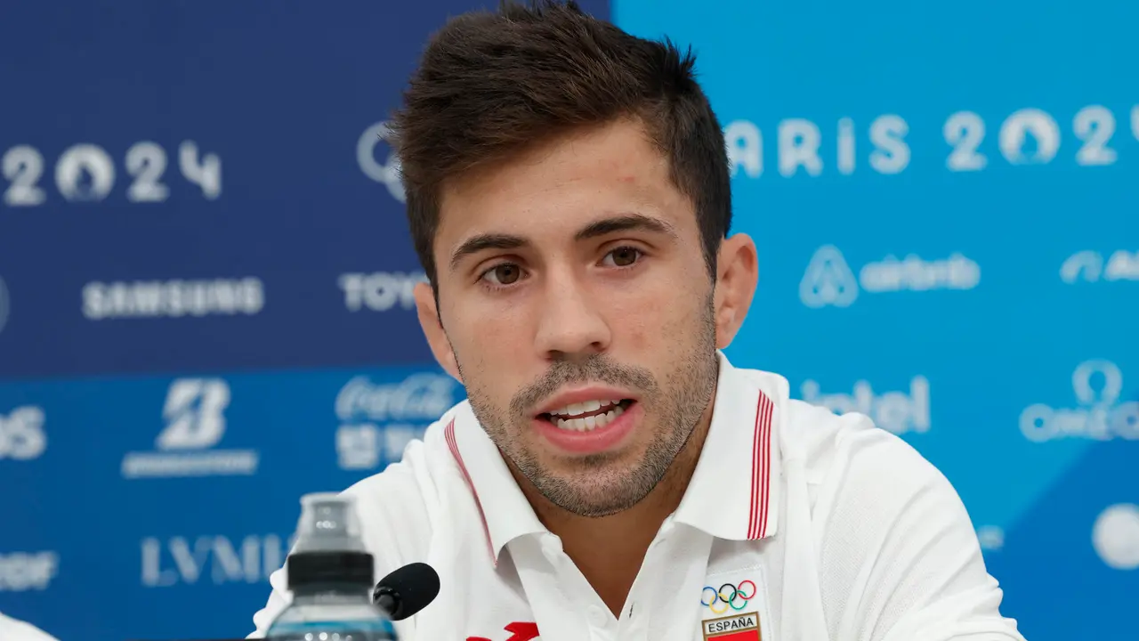 El integrante del equipo ol&iacute;mpico espa&ntilde;ol de judo Fran Garrig&oacute;s durante una rueda de prensa este jueves en Par&iacute;s. EFE/ Chema Moya