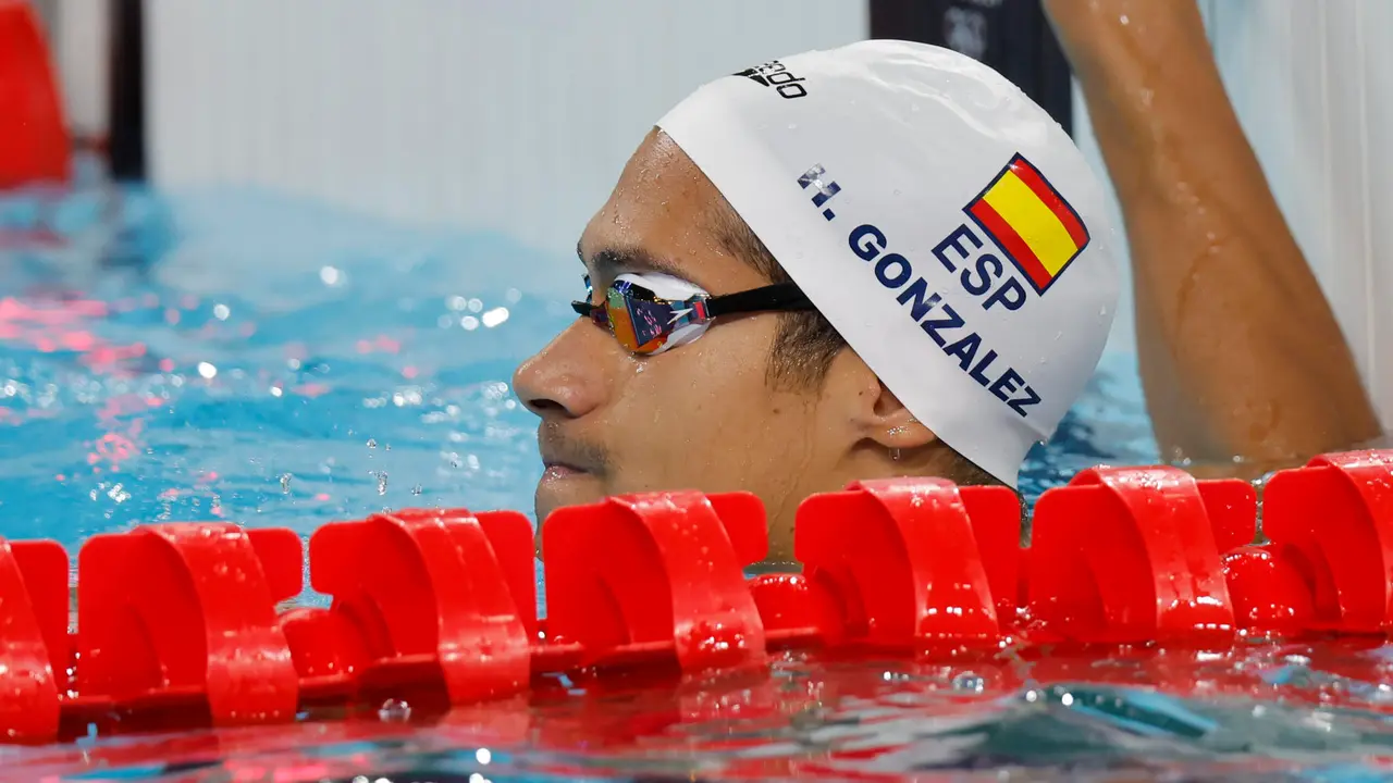 El espa&ntilde;ol Hugo Gonz&aacute;lez de Oliveira tras competir en la cuarta manga de los cuartos de final de los 100m espalda masculinos este domingo. EFE/ Lavandeira Jr