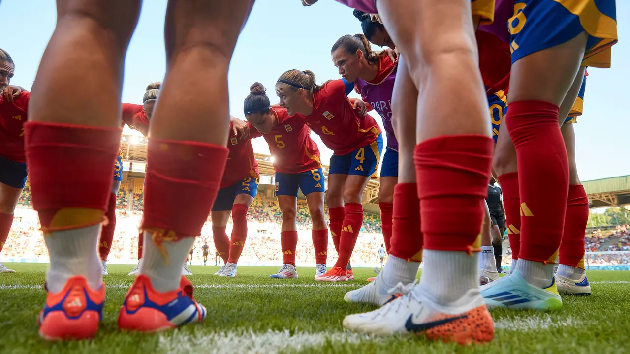 Equipo titular de la selecci&oacute;n espa&ntilde;ola en el segundo partido de la fase de grupos de los Juegos Ol&iacute;mpicos de Par&iacute;s 2024 disputado ante Nigeria. EFE/David Aliaga/RFEF