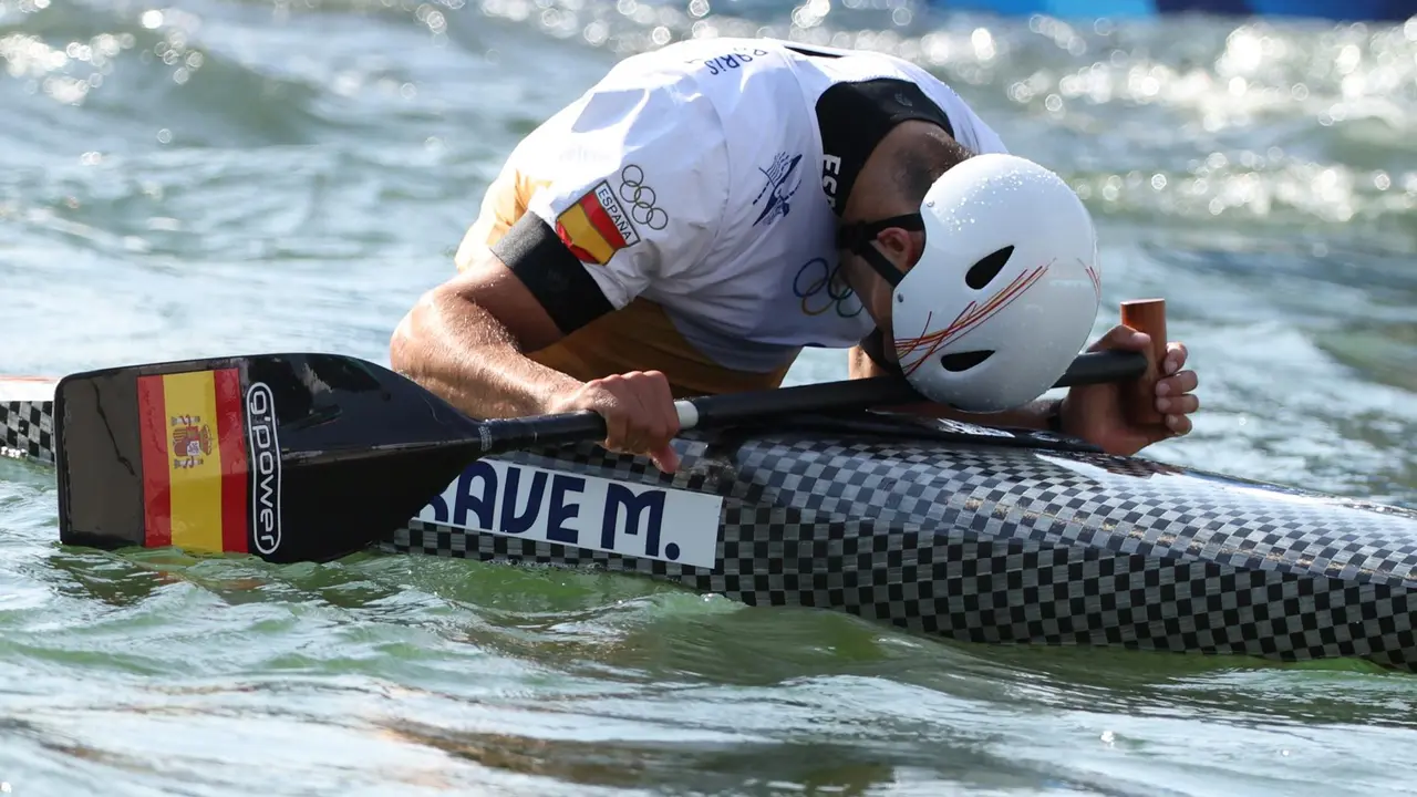 El catal&aacute;n Miquel Trav&eacute; ha concluido en la quinta plaza en la final de C1 de pirag&uuml;ismo eslalon en Vaires-sur-Marne, Francia. EFE/EPA/ALI HAIDER