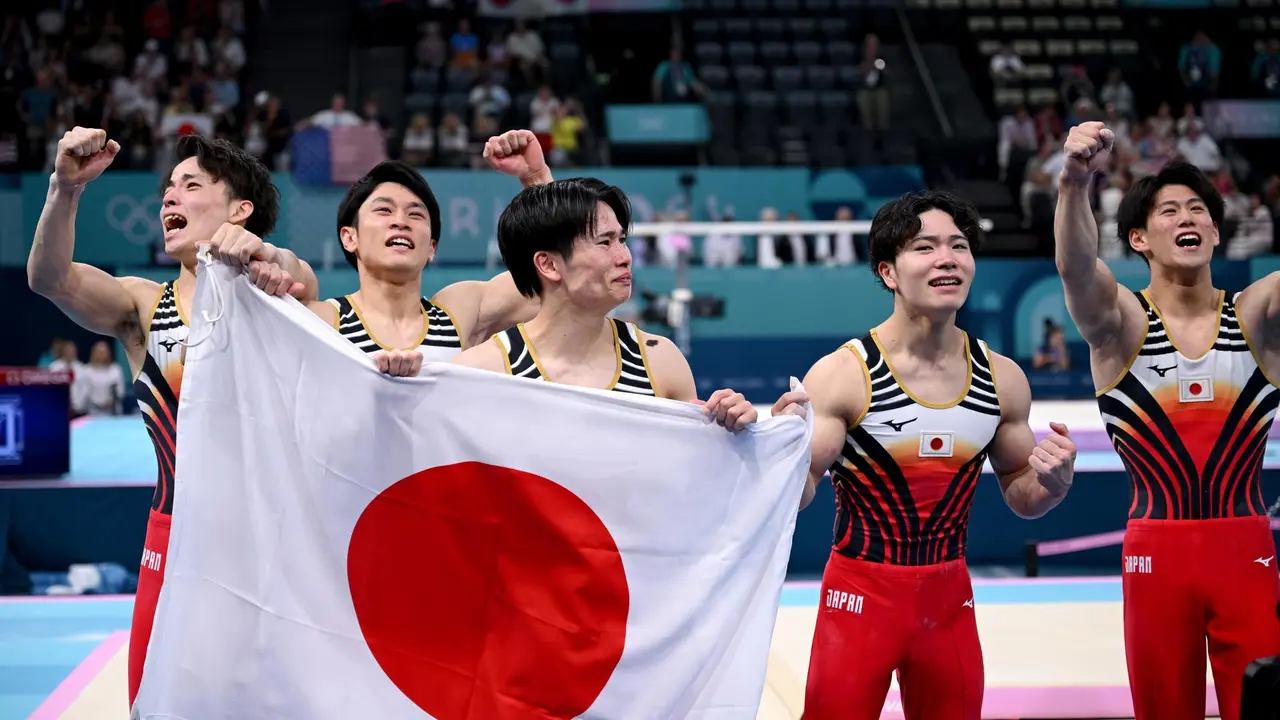 El equipo japon&eacute;s de gimnasia art&iacute;sitca. EFE/EPA/CHRISTIAN BRUNA