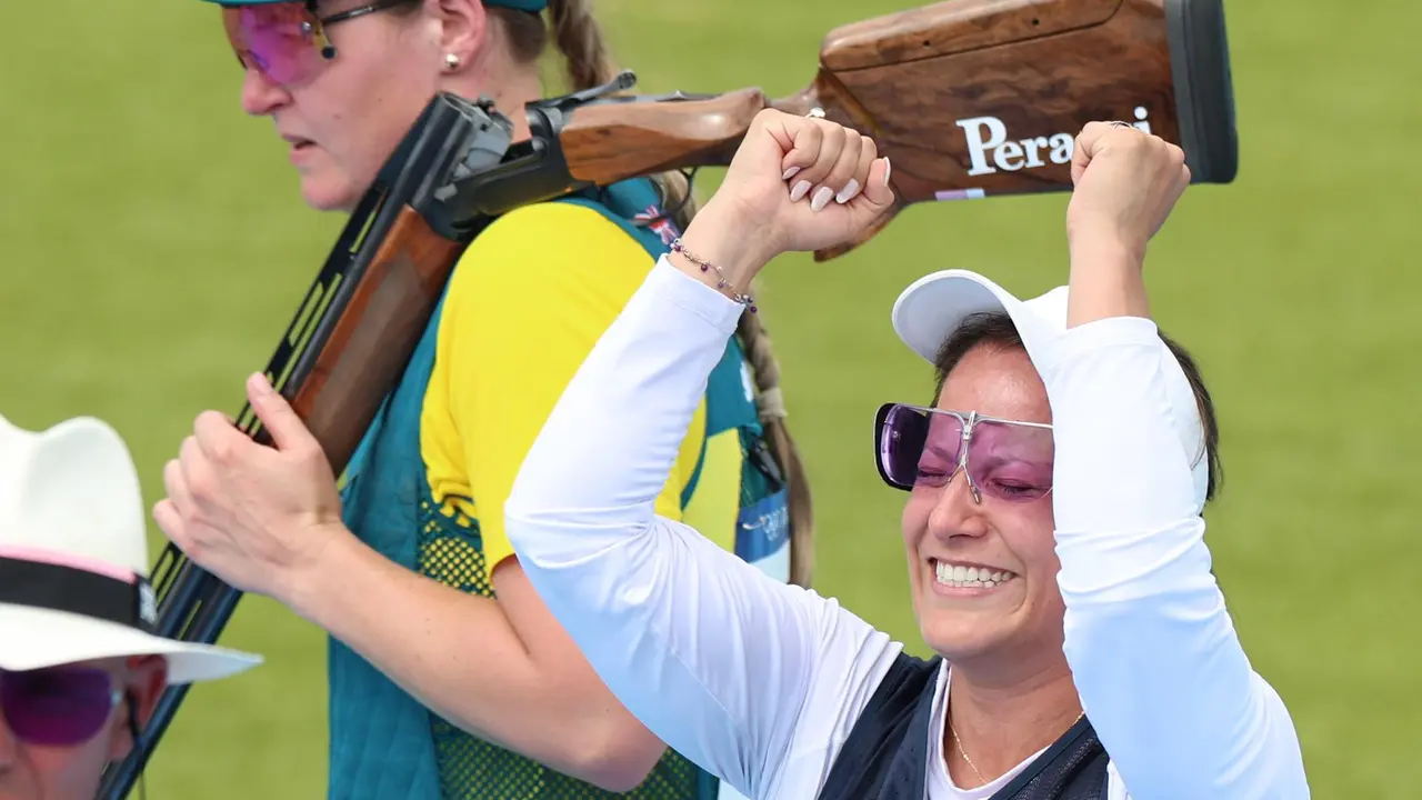 La medallista de oro, la Guatemalteca Adriana Ruano Oliva en el campo de tiro deChateauroux, France Francia. EFE/EPA/VASSIL DONEV