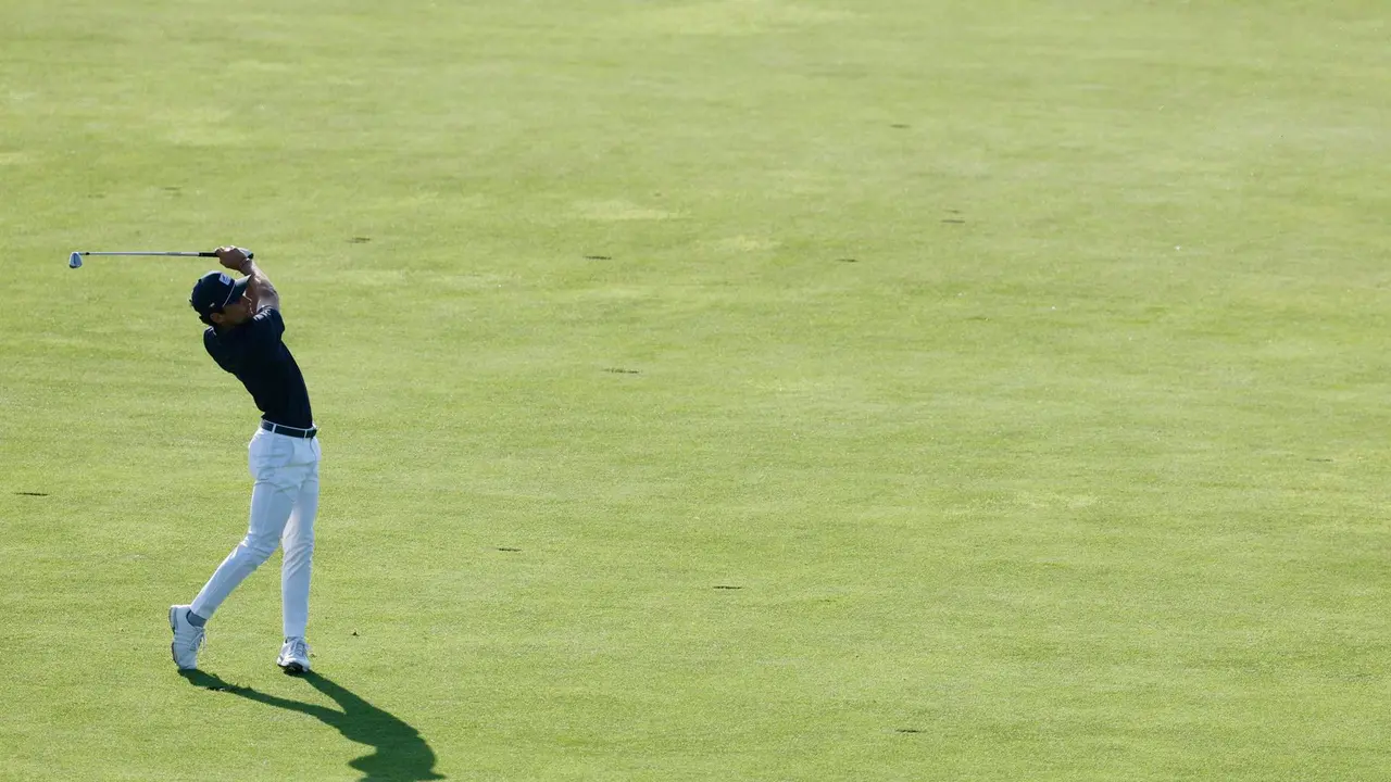 El chileno Joaqu&iacute;n Niemann durante la primera jornada del torneo de golf de los Juegos Ol&iacute;mpicos de Par&iacute;s 2024. EFE/EPA/ERIK S. LESSER
