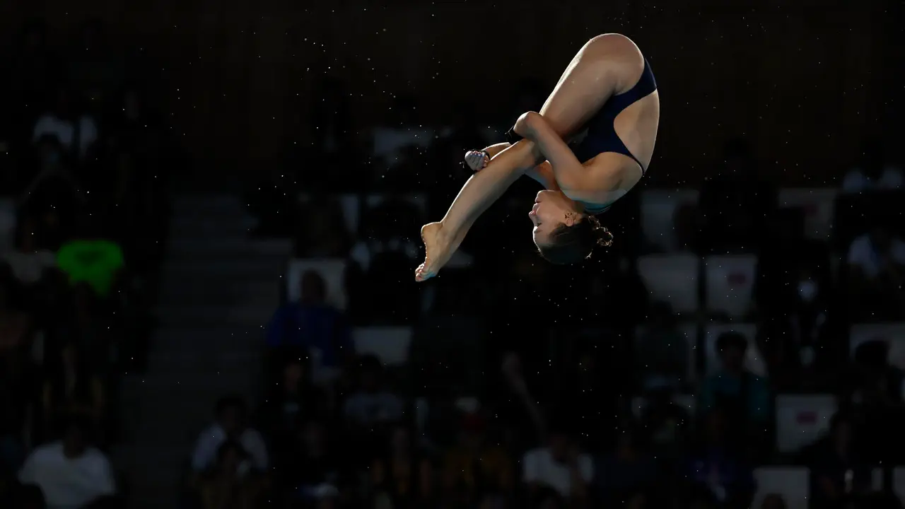 La espa&ntilde;ola Ana Carvajal compite durante la preliminar de Plataforma 10M Femenina de Saltos en los Juegos Ol&iacute;mpicos de Par&iacute;s 2024, en el Centro Acu&aacute;tico de Par&iacute;s en Saint Denis, Francia, este lunes.-EFE/ Mast Irham