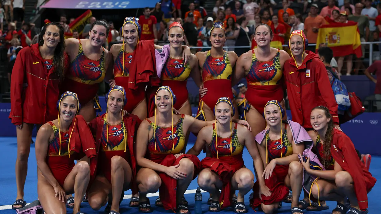 Jugadoras de la selecci&oacute;n espa&ntilde;ola de waterpolo durante los Juegos de Par&iacute;s. EFE/ Sashenka Guti&eacute;rrez