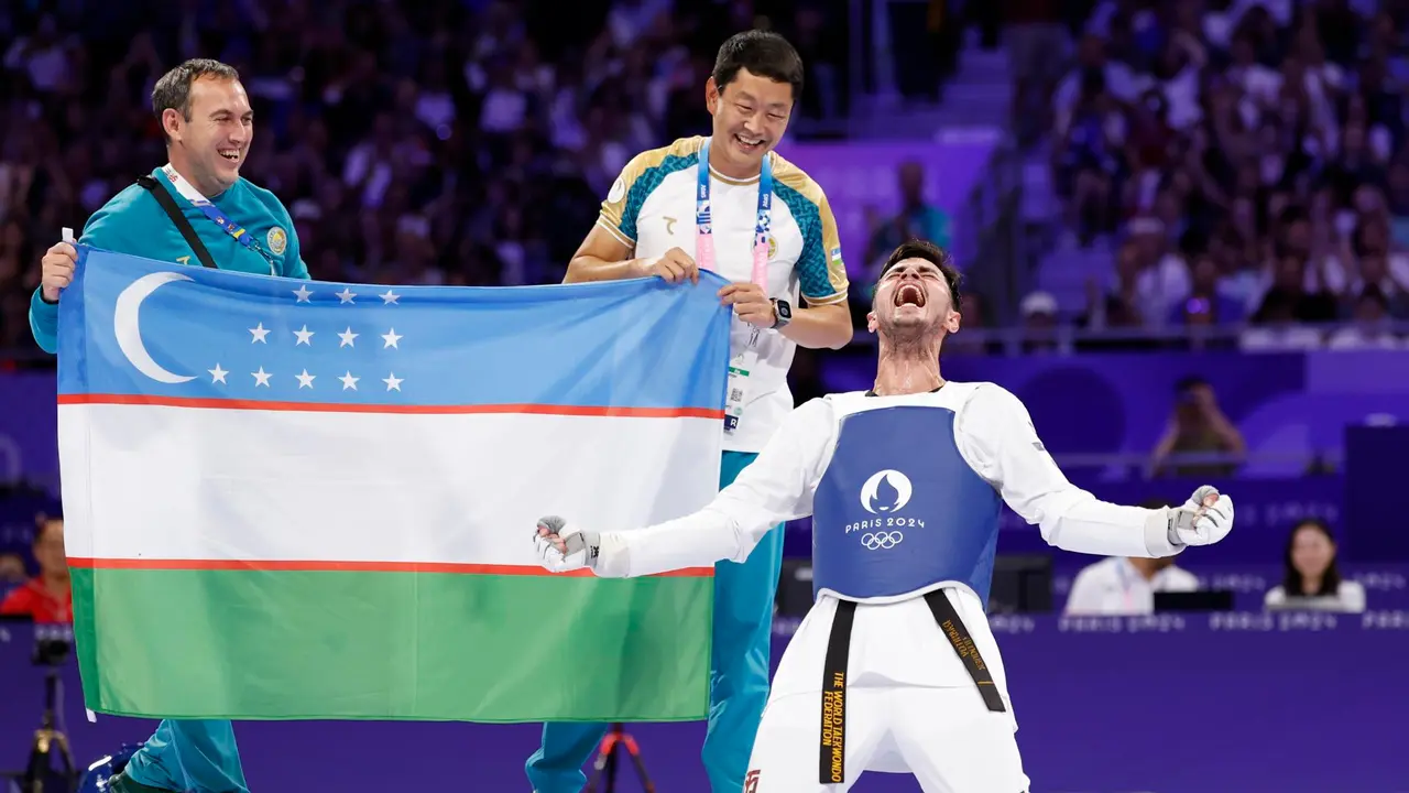 El uzbeko Ulugbek Rashitov revalid&oacute; este jueves el oro ol&iacute;mpico que ya logro en Tokio 2020 y se proclam&oacute; campe&oacute;n ol&iacute;mpico en la categor&iacute;a de -68 kilos de taekwondo en los Juegos de Par&iacute;s 2024. EFE/EPA/CAROLINE BREHMAN