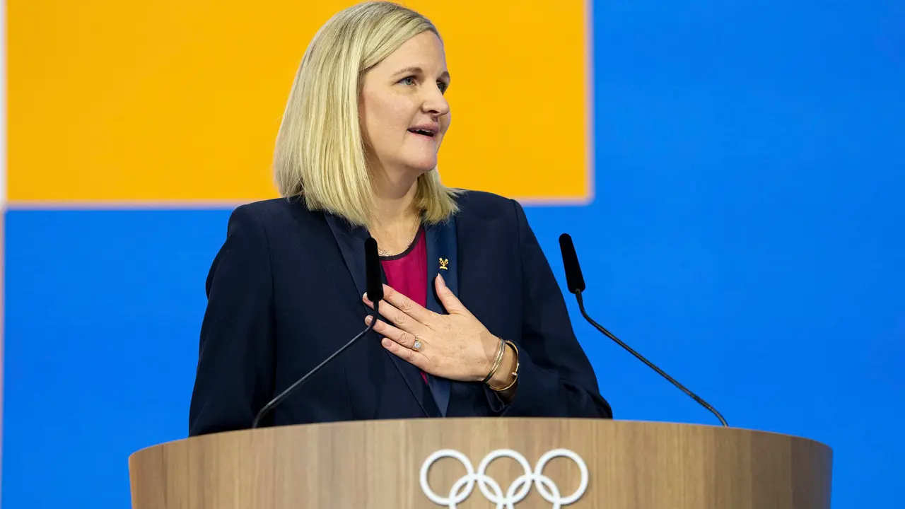 La zimbabuense Kirsty Coventry interviene en la sesi&oacute;n de hoy del COI tras ser elegida presidenta del Comit&eacute; Ol&iacute;mpico Internacional (COI) en Costa Navarino, a orillas del mar J&oacute;nico. EFE/Greg Martin/IOC - SOLO USO EDITORIAL/SOLO DISPONIBLE PARA ILUSTRAR LA NOTICIA QUE ACOMPA&Ntilde;A (CR&Eacute;DITO OBLIGATORIO)
